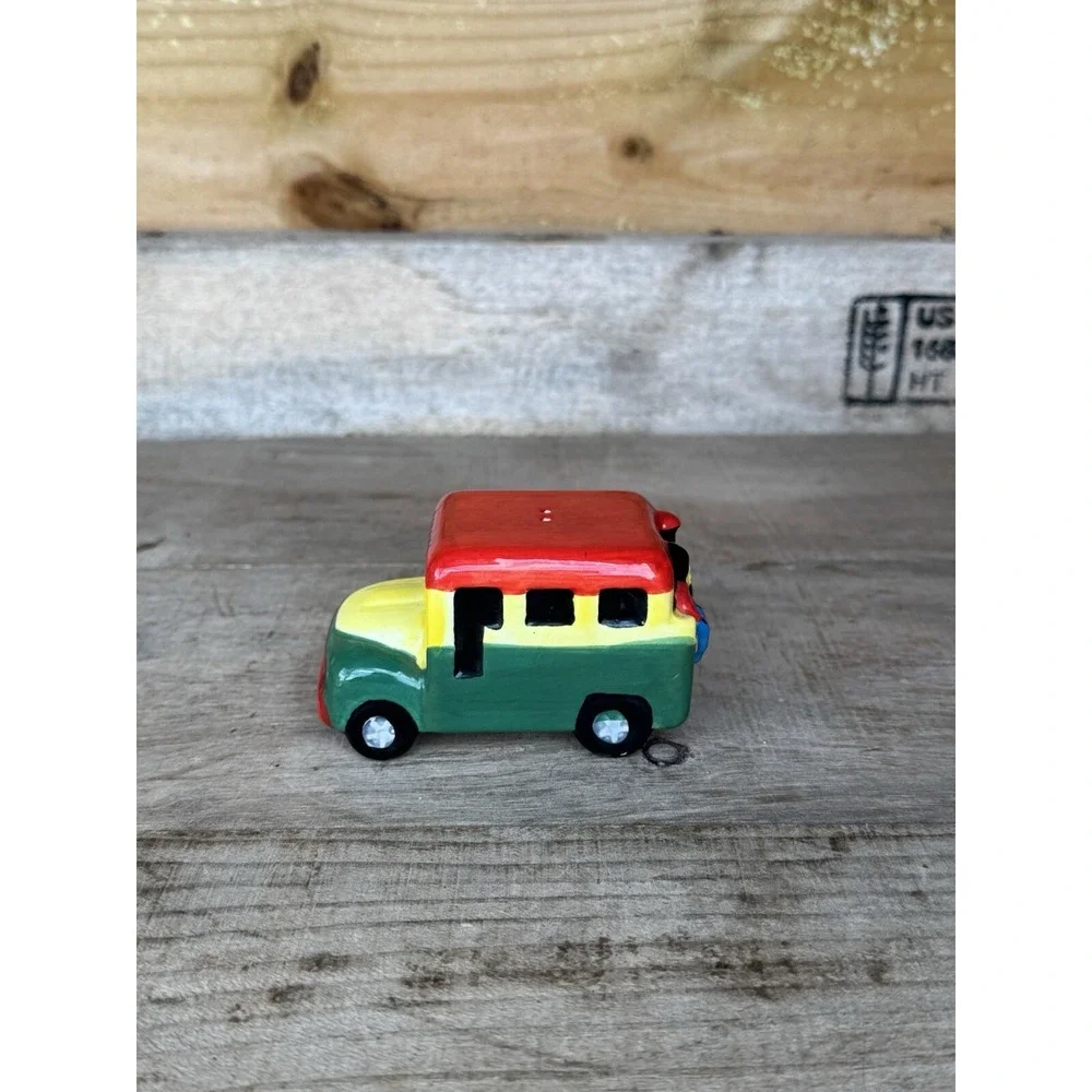 Jamaican Salt OR Pepper Shaker‎ Jamaican Bus Ceramic Bus